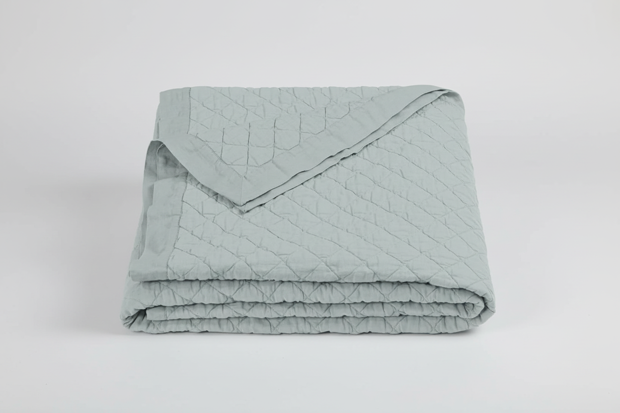 Queen/ Full diamond quilted sea foam green comforter
