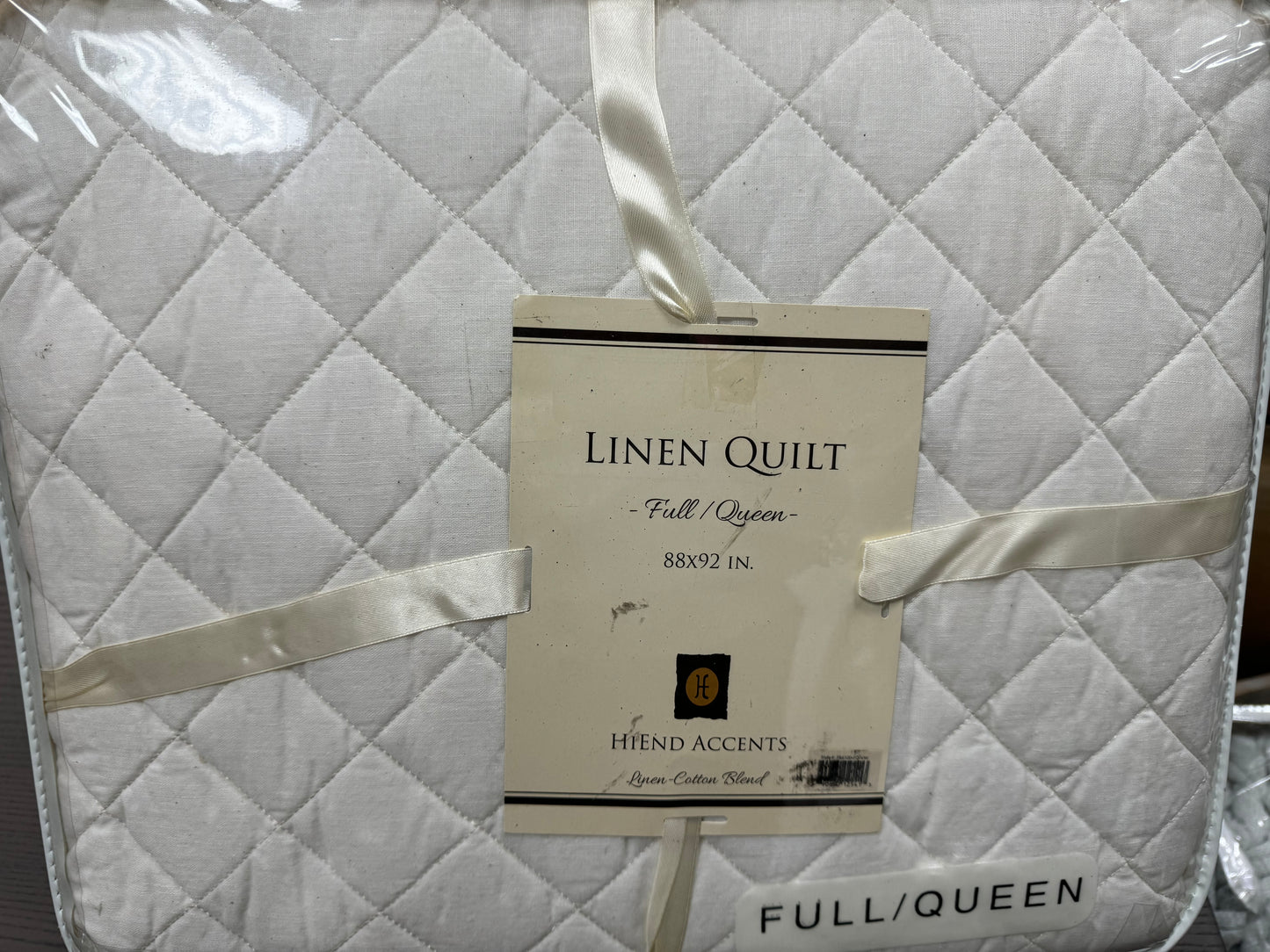 Vintage White Diamond Pattern Comforter Full/Queen